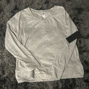 NWT! 90 degrees by reflex woman’s light gray crewneck size XL!